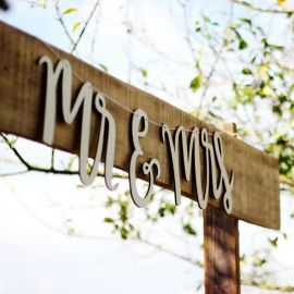 Guirlande Mr et Mrs en bois