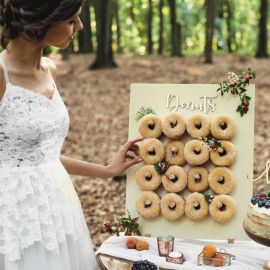 presentoir à donut en bois