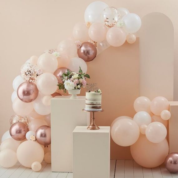 Arche de ballons rose gold, pêche et blanc