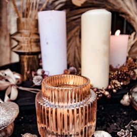 petit vase en verre strié et fumé