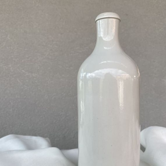 Vase bouteille en grès blanc