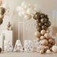 Ballons confettis nounours camel, marron et nude pour baby shower