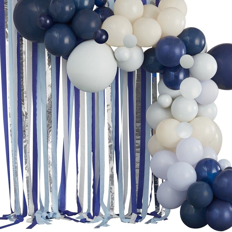Kit arche de ballons bleu marine, bleu clair et rideau à franges - MODERN  CONFETTI