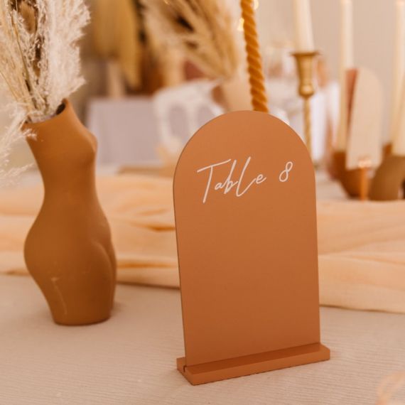 12 Marque-Tables Curve creme, nude et terracotta