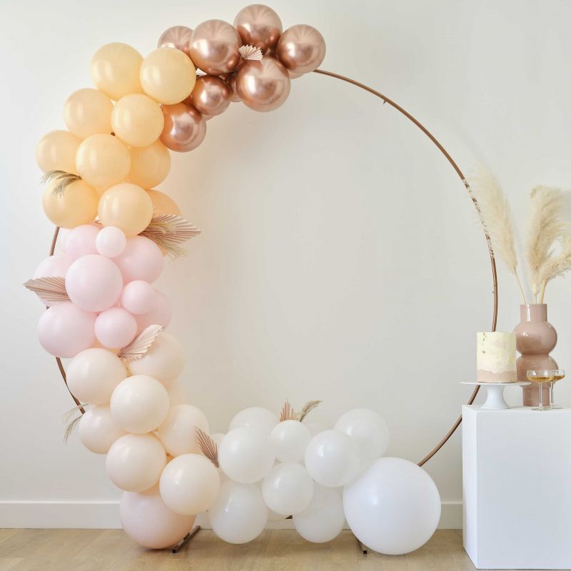 Arche de ballons vert sauge, nude et blanc x 70 - MODERN CONFETTI