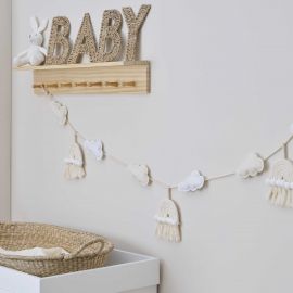 Guirlande baby shower arc-en-ciel et nuages en macramé, tissu et bois