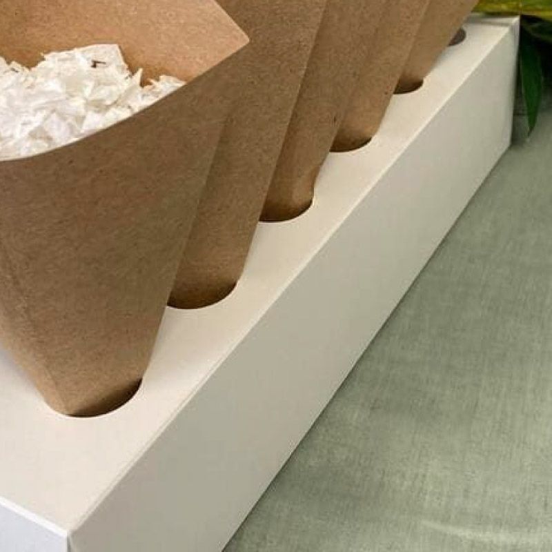 Pack de 24 confettis en carton pour communion avec calice rond