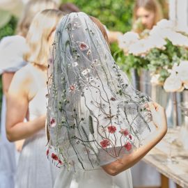 Voile de mariée fleurs brodées avec peigne pour EVJF